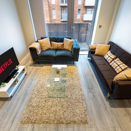 Lovely 4-Sleeper Apartment In Central Slough With Free Parking エクステリア 写真